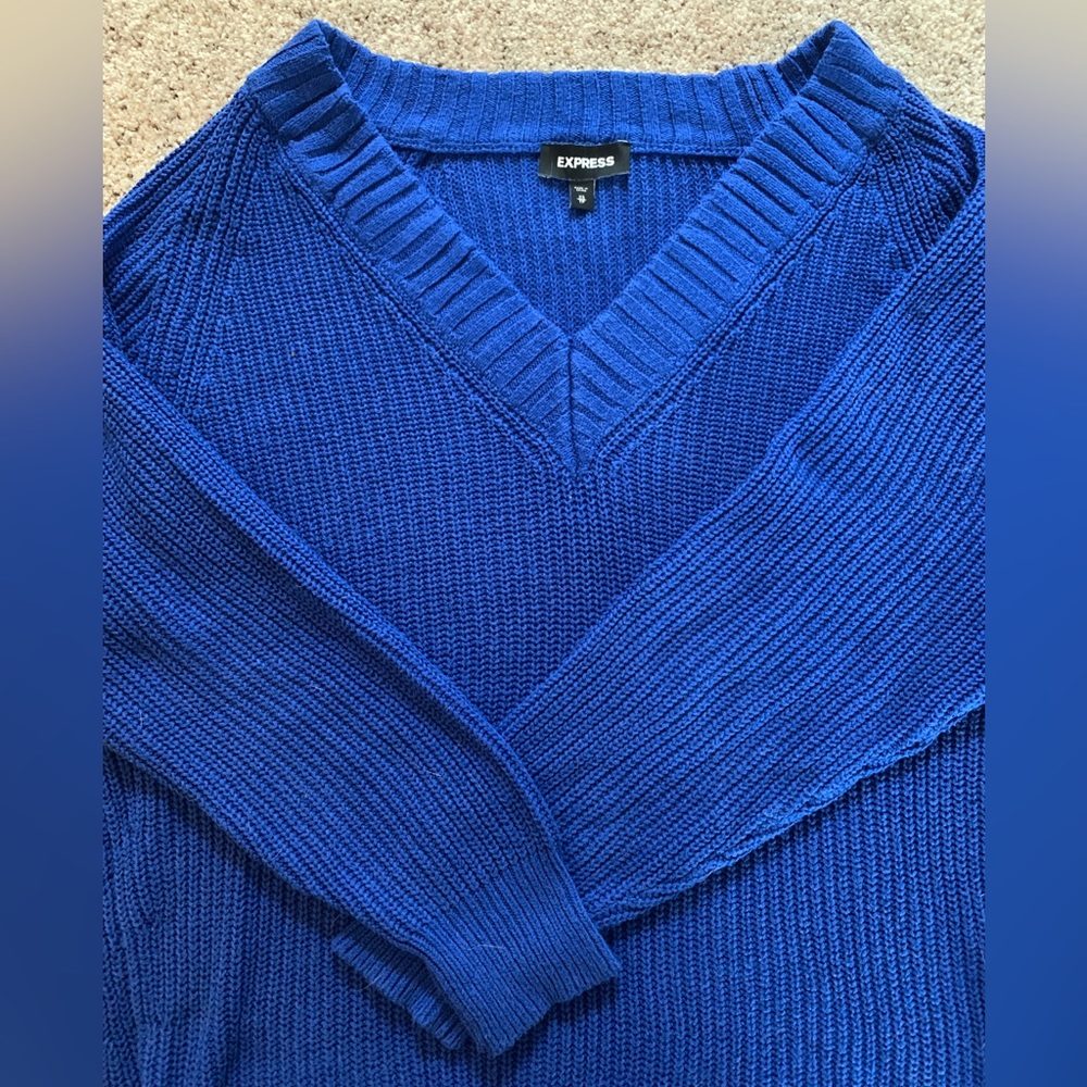 Express oversized V-neck Sweater -XS blue